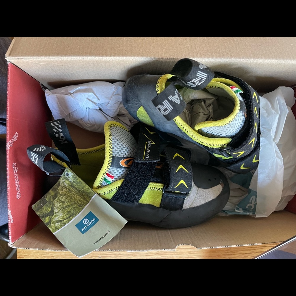 Scarpa vapor v NWT climbing shoes